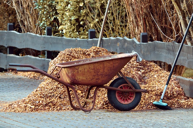 Setting up mulch edging in a wheelbarrow